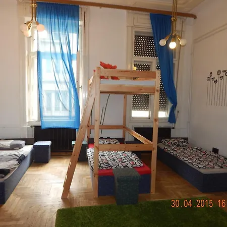 Hostel Violet Hostel *