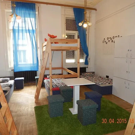 Violet Hostel *